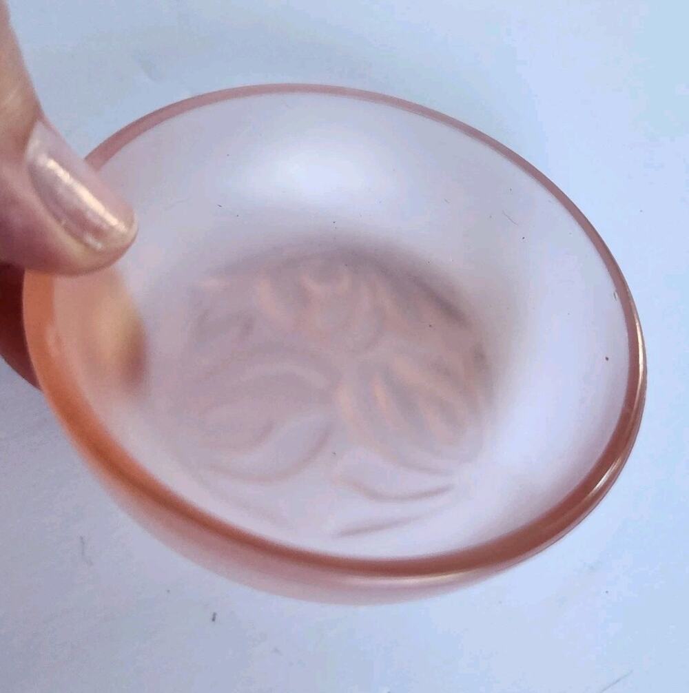 Art Deco 30s Frosted Molded Pink Glass Bowl Vanity Ring Trinket Dish Opalescent